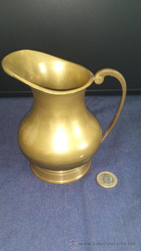 Antig&uuml;edades: Jarra o cantaro de lat&oacute;n con boca ancha y asa - Foto 1