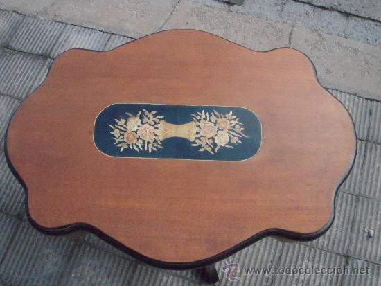 Antig&uuml;edades: velador o mesa con marqueter&iacute;a - Foto 2