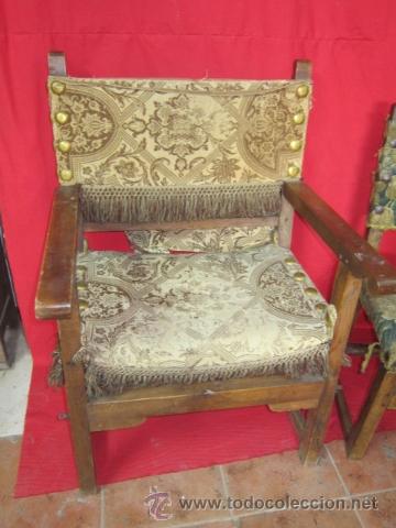 Antiquit&auml;ten: Sill&oacute;n frailero espa&ntilde;ol del s. XVIII en madera de nogal , necesita restauraci&oacute;n.