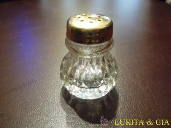 Antiguidades: SALERO DE CRISTAL CON TAPADERA MET&Aacute;LICA EN DORADO
