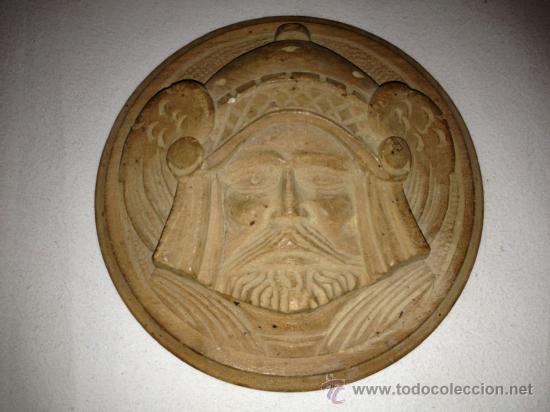 Antig&uuml;edades: ANTIGUO PLATO DE MADERA TALLADA - Foto 1
