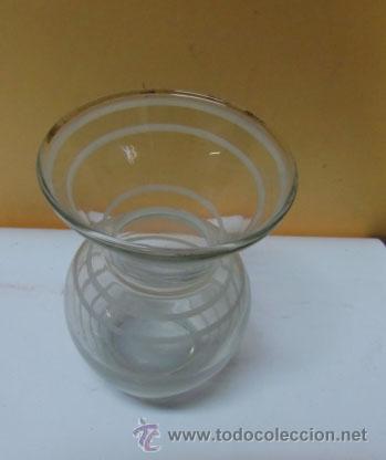 Antig&uuml;edades: Jarroncito de cristal con c&iacute;rculos - Foto 1
