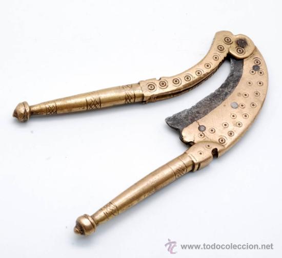 Antig&uuml;edades: Cascanueces bronce dorado y hierro - Foto 1