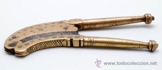 Antig&uuml;edades: Cascanueces bronce dorado y hierro - Foto 3