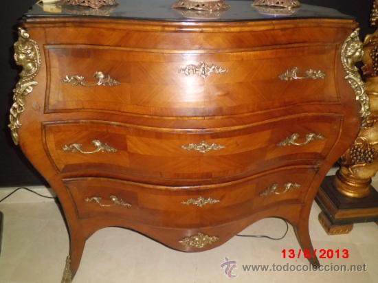 Antig&uuml;edades: COMODA DE MARQUETERIA Y BRONCE - Foto 1