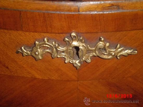 Antig&uuml;edades: COMODA DE MARQUETERIA Y BRONCE - Foto 6