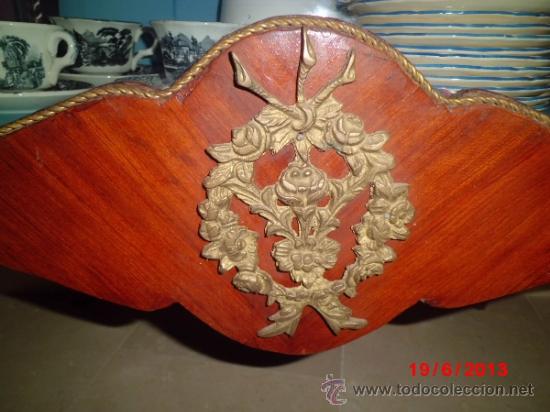 Antig&uuml;edades: VITRINA DE MARQUETERIA Y BRONCE DE ESTILO FRANCES - Foto 7