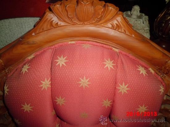 Antig&uuml;edades: SILLON OREJERO DE MADERA TALLADA Y TAPICERIA EN CAPITONE. COMODISIMO - Foto 3
