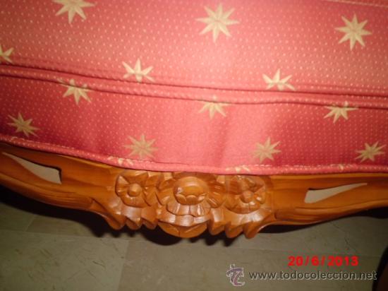 Antig&uuml;edades: SILLON OREJERO DE MADERA TALLADA Y TAPICERIA EN CAPITONE. COMODISIMO - Foto 5