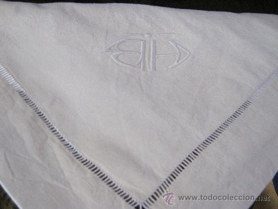 Antig&uuml;edades: ANTIGUO CUADRANTE DE C&Aacute;&Ntilde;AMO FUNDA ALMOHAD&Oacute;N CON INICIALES H.B.   PPIO. S. XX
