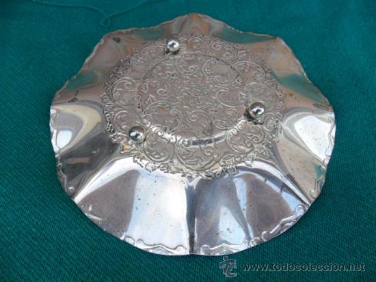 Antig&uuml;edades: peque&ntilde;o centro de metal plateado - Foto 2