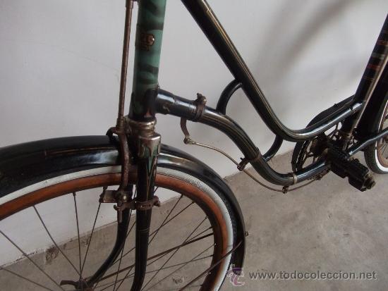 Antig&uuml;edades: ANTIGUA BICICLETA CON LLANTAS DE MADERA - Foto 3