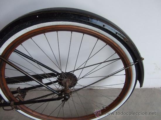 Antig&uuml;edades: ANTIGUA BICICLETA CON LLANTAS DE MADERA - Foto 5