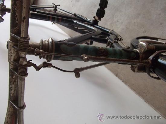 Antig&uuml;edades: ANTIGUA BICICLETA CON LLANTAS DE MADERA - Foto 7
