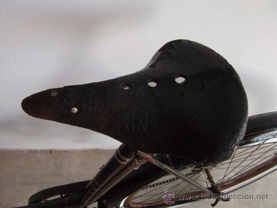 Antig&uuml;edades: ANTIGUA BICICLETA CON LLANTAS DE MADERA - Foto 11