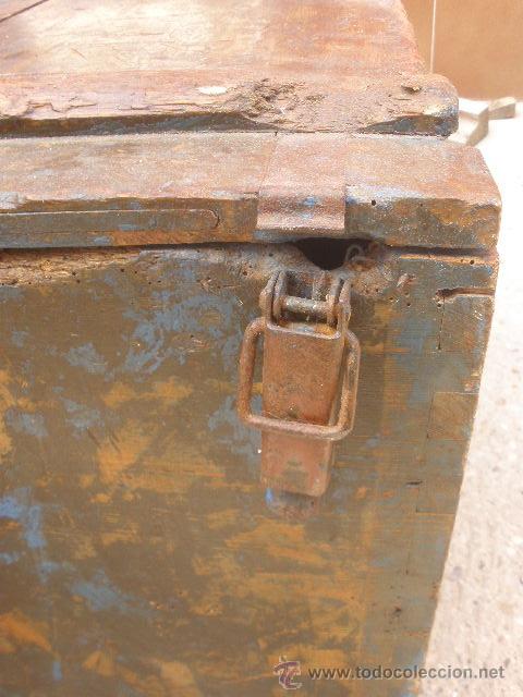 Antig&uuml;edades: BA&Uacute;L DEL EJERCITO. CON PINTURA AZUL - Foto 7