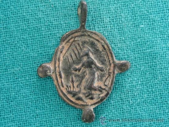 Antig&uuml;edades: Medalla  religiosa antigua - Foto 2
