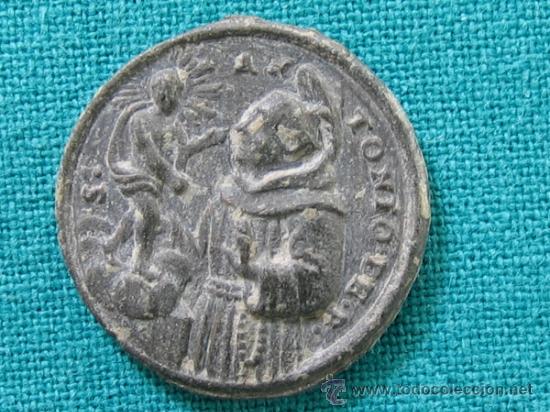 Antig&uuml;edades: Medalla antigua religiosa - Foto 1