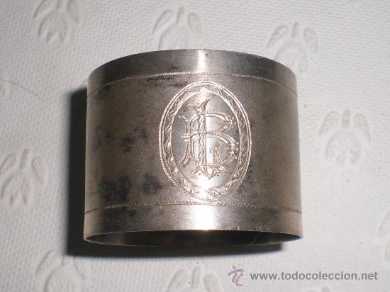 Antig&uuml;edades: Antiguo servilletero ba&ntilde;ado en plata. - Foto 1