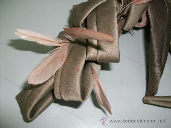 Antig&uuml;edades: ANTIGUO TOCADO, RASO Y PLUMAS - Foto 2