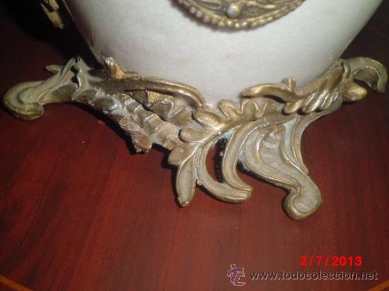 Antig&uuml;edades: JARRON DE BRONCE Y PORCELANA CUARTEADA - Foto 5