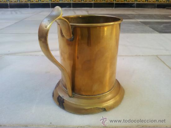 Antig&uuml;edades: Lote de jarra y dos vasos en cobre - Foto 14