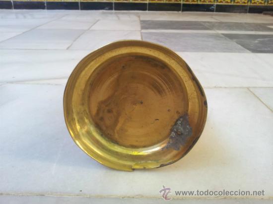 Antig&uuml;edades: Lote de jarra y dos vasos en cobre - Foto 12