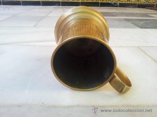 Antig&uuml;edades: Lote de jarra y dos vasos en cobre - Foto 11