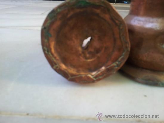 Antig&uuml;edades: Lote de jarra y dos vasos en cobre - Foto 2