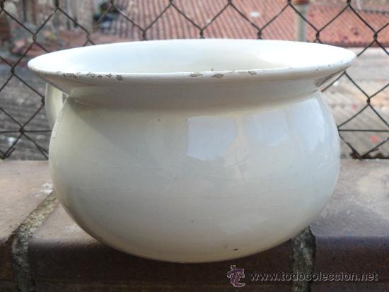 Antig&uuml;edades: Antiguo orinal de cer&aacute;mica blanca. - Foto 1