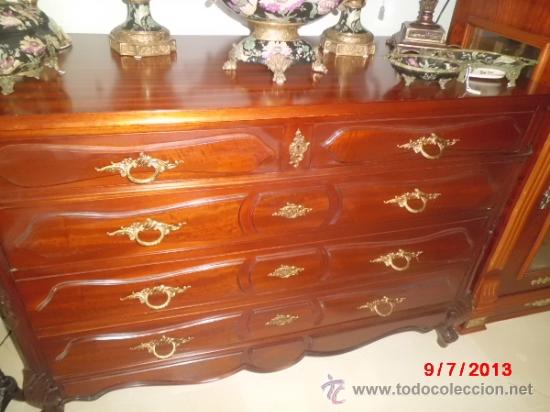 Antig&uuml;edades: COMODA DE MADERA DE CAOBA EN . - Foto 1