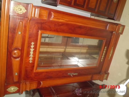 Antig&uuml;edades: VITRINA DE ESTILO IMPERIO - Foto 2