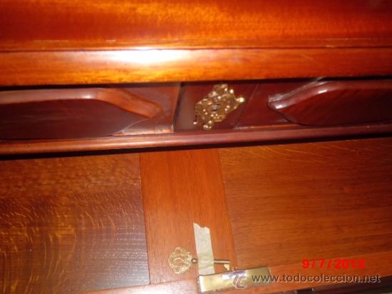 Antig&uuml;edades: COMODA DE MADERA DE CAOBA EN . - Foto 7