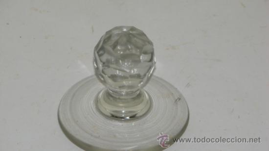 Antig&uuml;edades: TAPADERA DE CRISTAL CON BOLA TALLADA - Foto 1