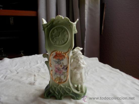 Antig&uuml;edades: Violetero en biscuit - Foto 1