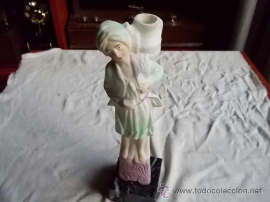 Antig&uuml;edades: Violetero de biscuit - Foto 2
