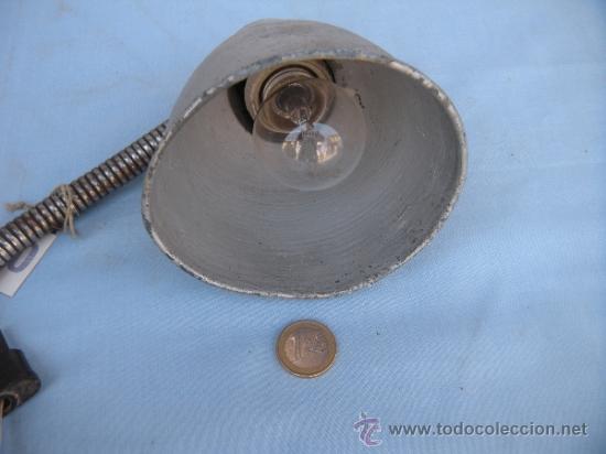 Antig&uuml;edades: FLEXO L&Aacute;MPARA INDUSTRIAL DE SOBREMESA. - Foto 3