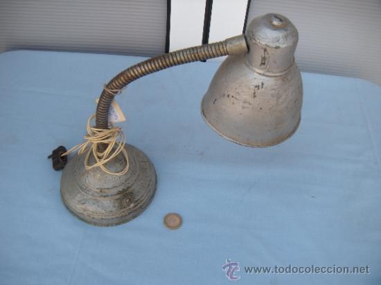 Antig&uuml;edades: FLEXO L&Aacute;MPARA INDUSTRIAL DE SOBREMESA. - Foto 1