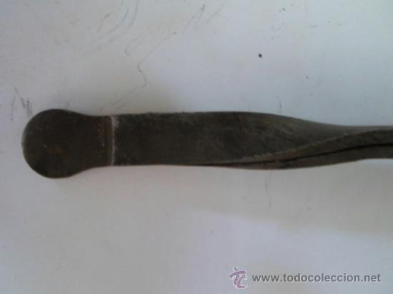 Antig&uuml;edades: Tenaza de chimenea - Foto 3
