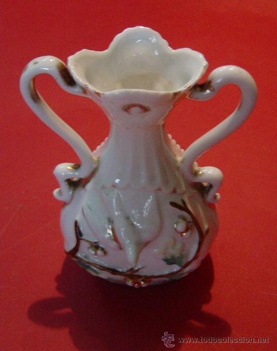 Antig&uuml;edades: Jarroncito de porcelana - Foto 2