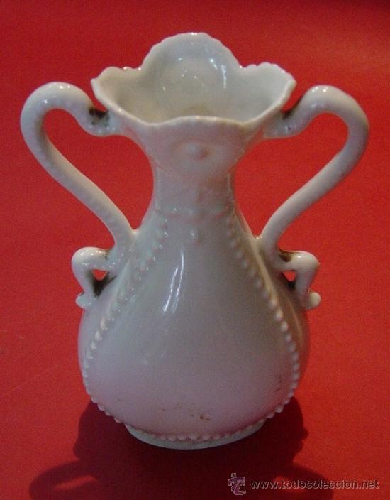 Antig&uuml;edades: Jarroncito de porcelana - Foto 3