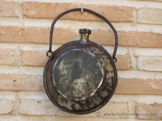 Antig&uuml;edades: CANTIMPLORA / ACEITERA ANTIGUA EN HIERRO FORJADO. - Foto 1