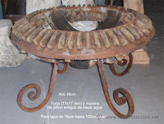 Antig&uuml;edades: Mesa de forja y madera. Altura 48cm - Foto 1