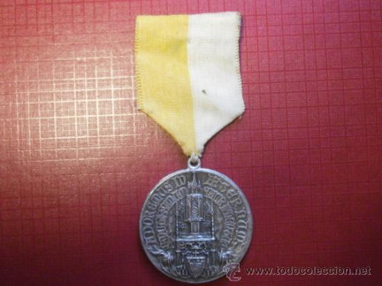 Antig&uuml;edades: Medalla del Congreso Eucar&iacute;stico de Barcelona junio 1944 - Foto 1