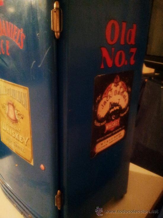 Antig&uuml;edades: Fresquera decorada de Jack Daniels - Foto 2
