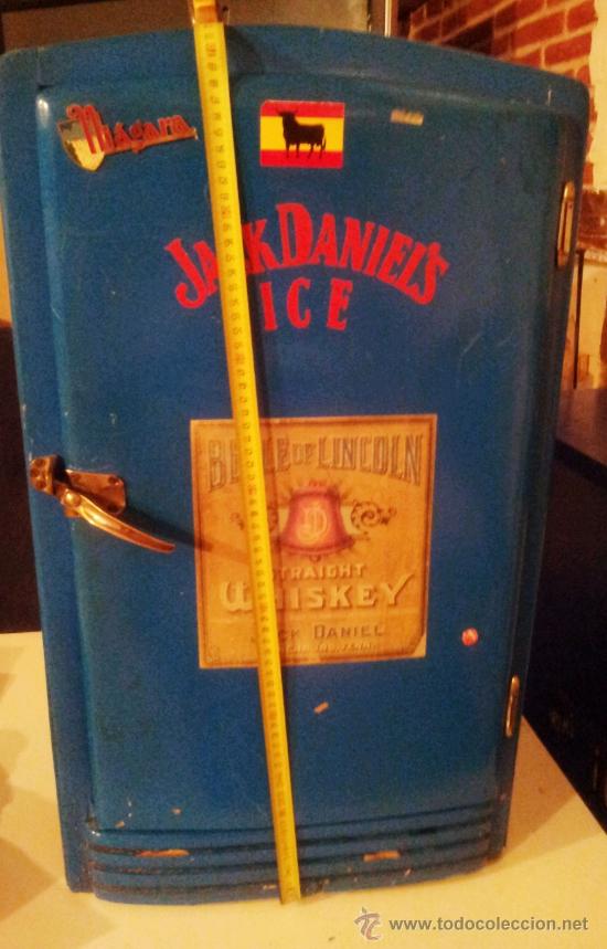 Antig&uuml;edades: Fresquera decorada de Jack Daniels - Foto 4