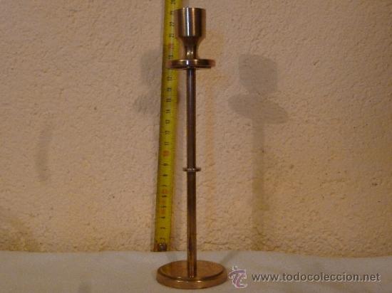 Antig&uuml;edades: Candelabro de bronce - Foto 1