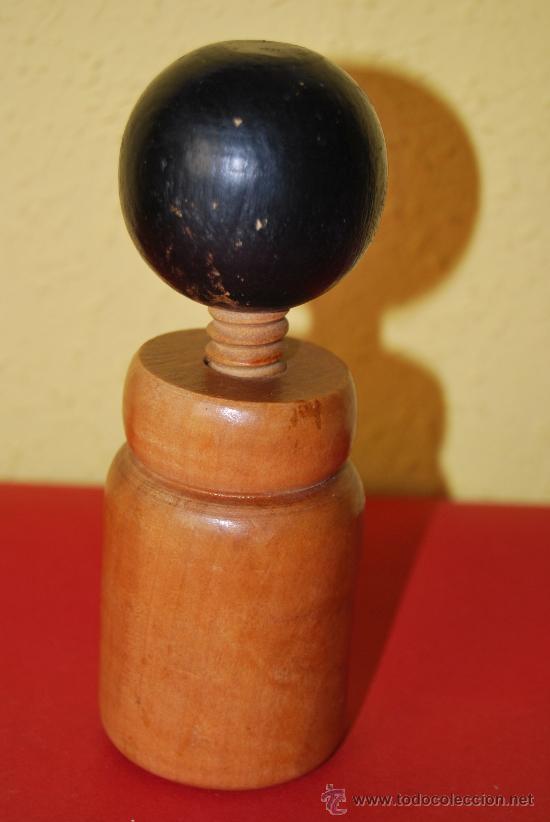 Antig&uuml;edades: CASCANUECES DE MADERA - Foto 4