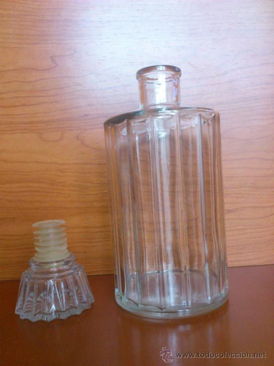 Antig&uuml;edades: Licorera antigua en cristal - Foto 9