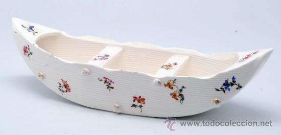 Antig&uuml;edades: Barca G&oacute;ndola porcelana Austria con flores estampadas